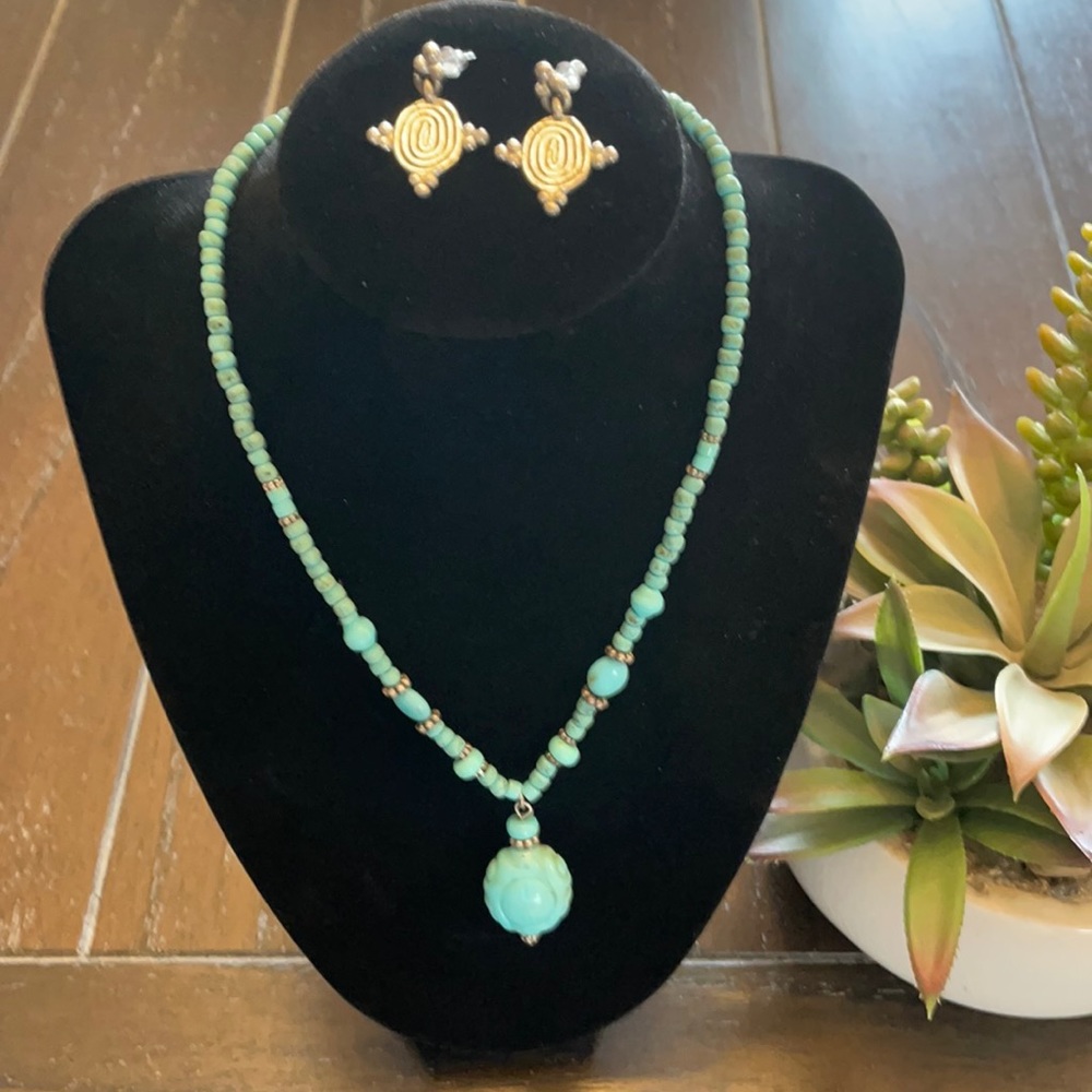 Turquoise necklace and earrings